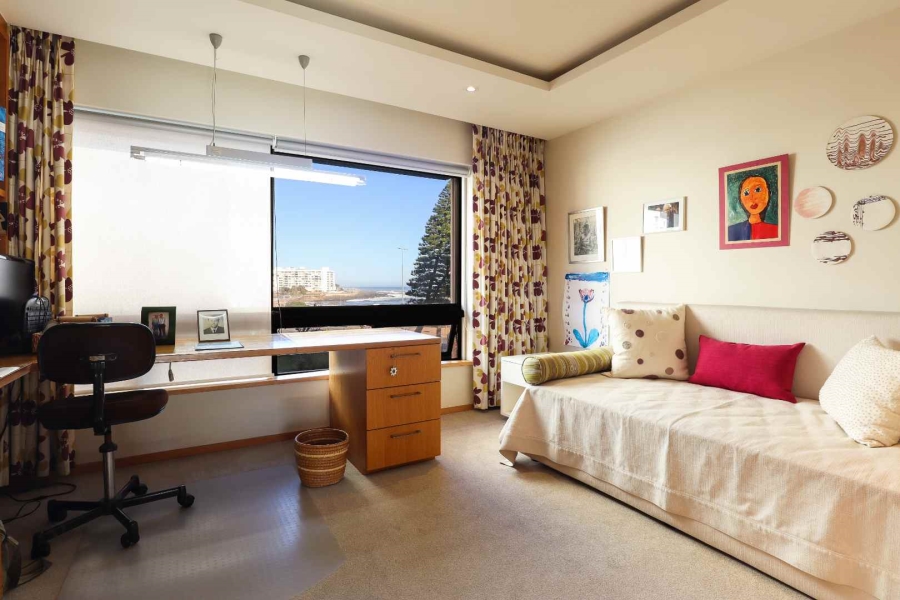 4 Bedroom Property for Sale in Sea Point Western Cape